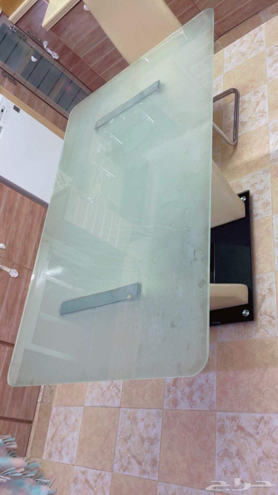 طاولة طعام. مميزه و كبيره جدا تكفي ست كراسي طعام64517648547458111