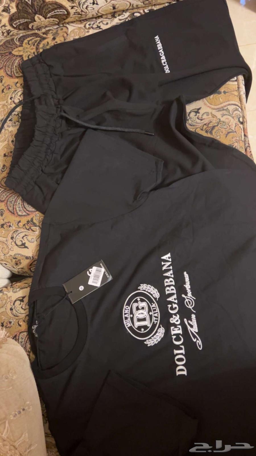 طقم رياضي من دولتشي اند غابانا64519540211585110