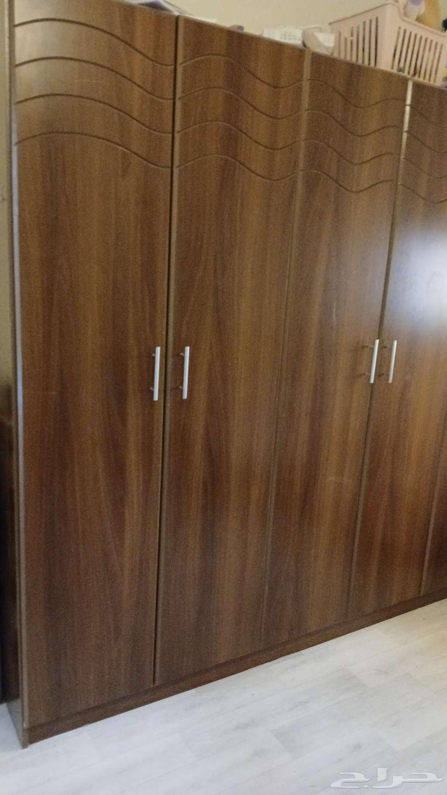 دولاب بني شبه جديد64513495187458110