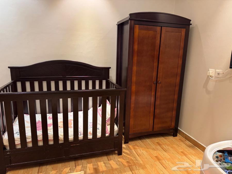 سرير اطفال ودولاب هوم سنتر64512134484225110