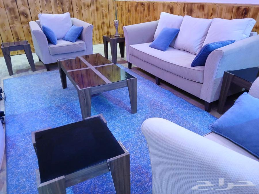 Sofas and tables64513151661441111