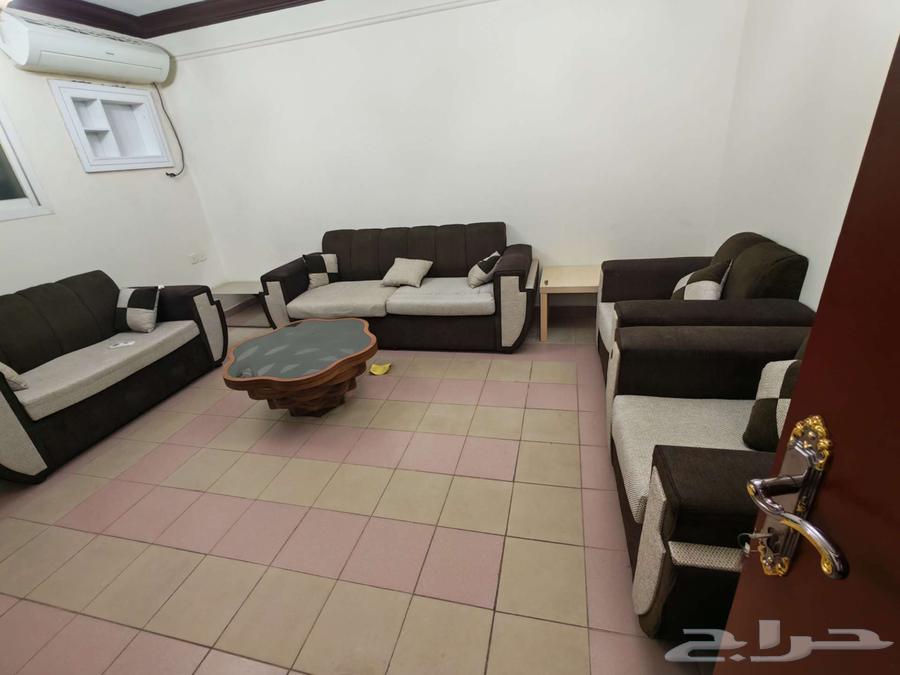 كنب بحالة جيدة للبيع64514417219585110