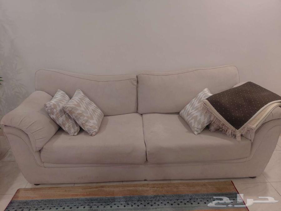 طقمين كنب نظيفه للبيع64514624456961110