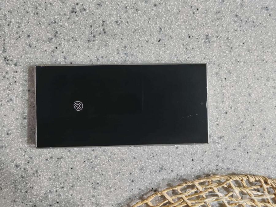 Samsung S24 Ultra Titanium with rear protection used on it64514817117826110