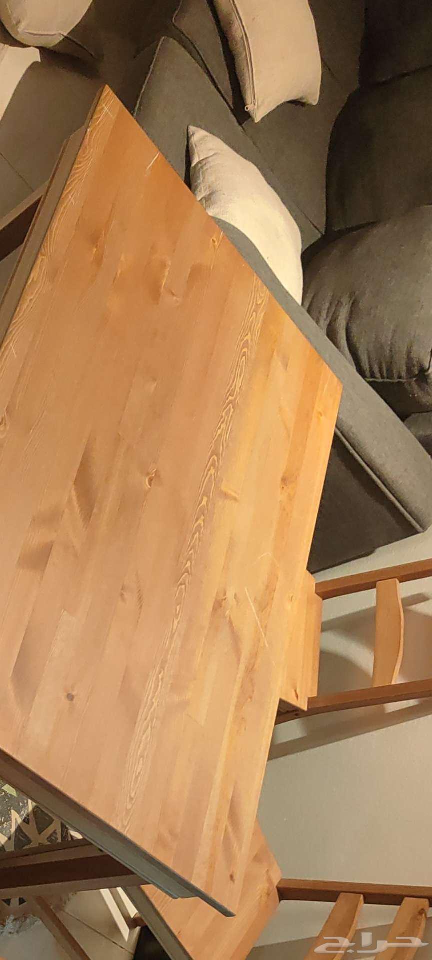 طاولة سفرة خشب نظيفة64519850473858111