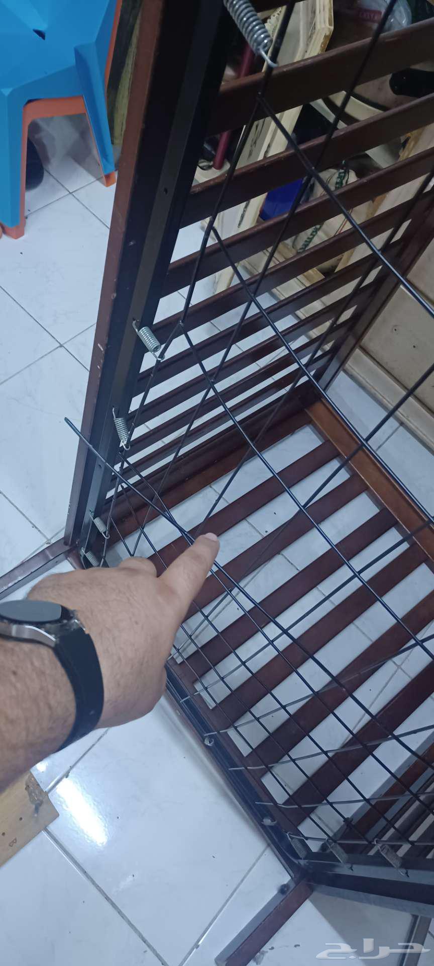 سرير خشب اطفال بحالة جيدة64525856519425110