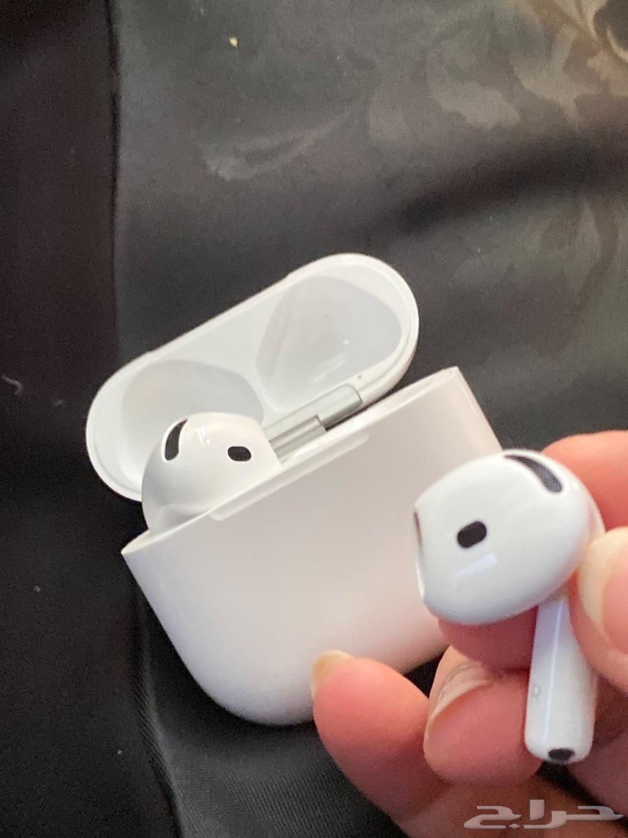 Original 4th Generation AirPods (Used for Only Two Weeks)64521653047426110