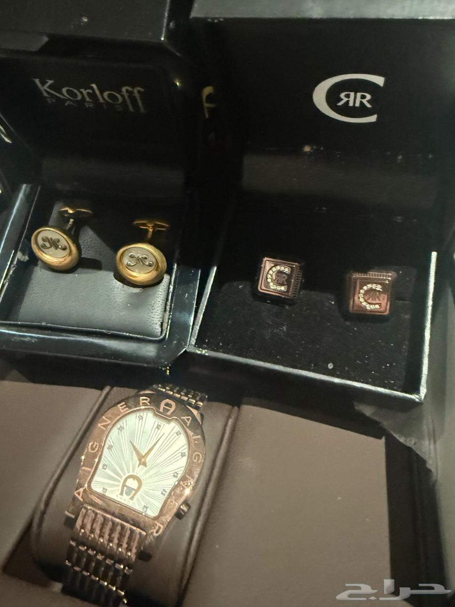 ساعة اقنر اصليه للبيع مع كبكات اصلية64522514534275110