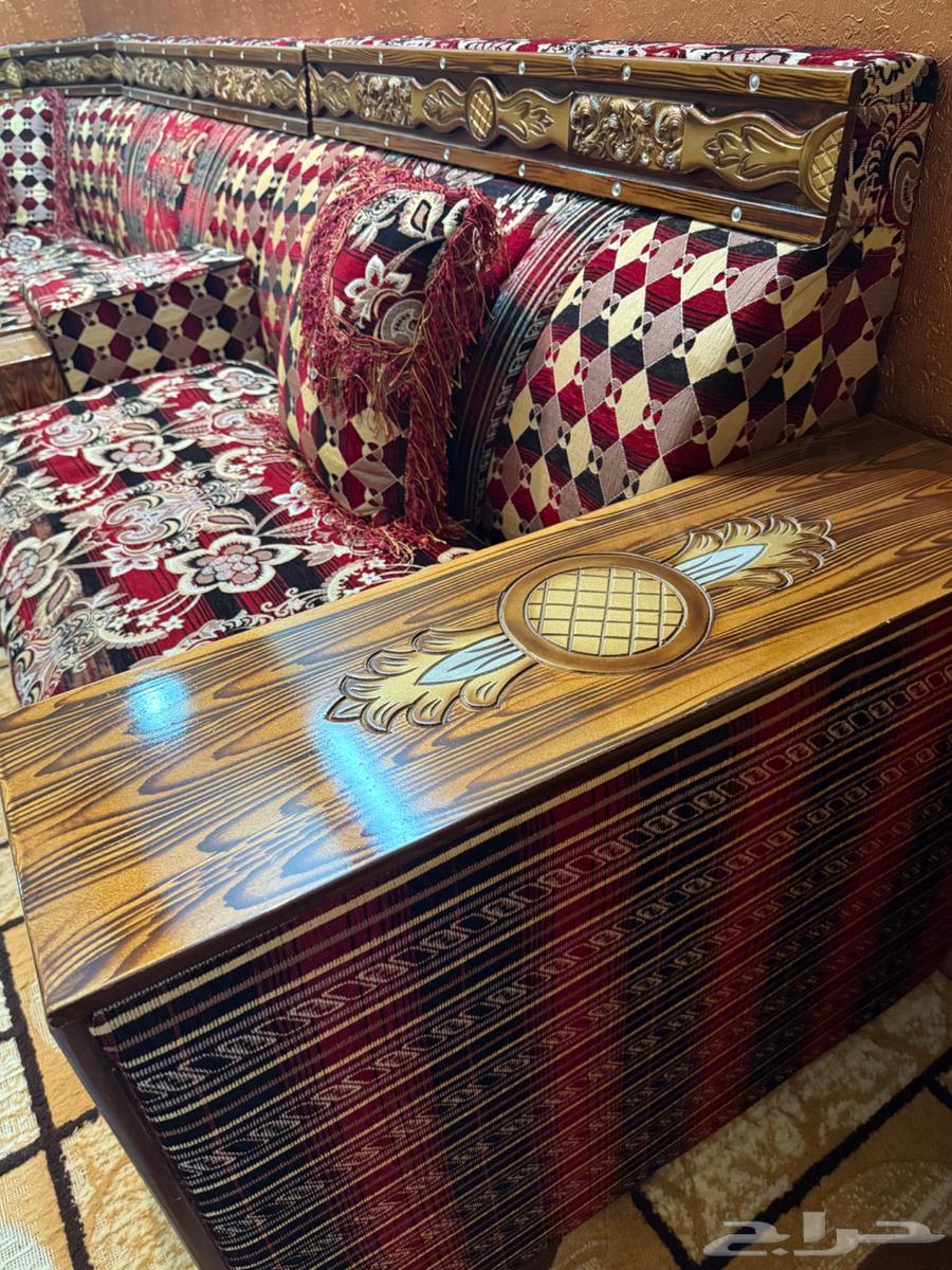 Clean majlis sofa64526744995202112