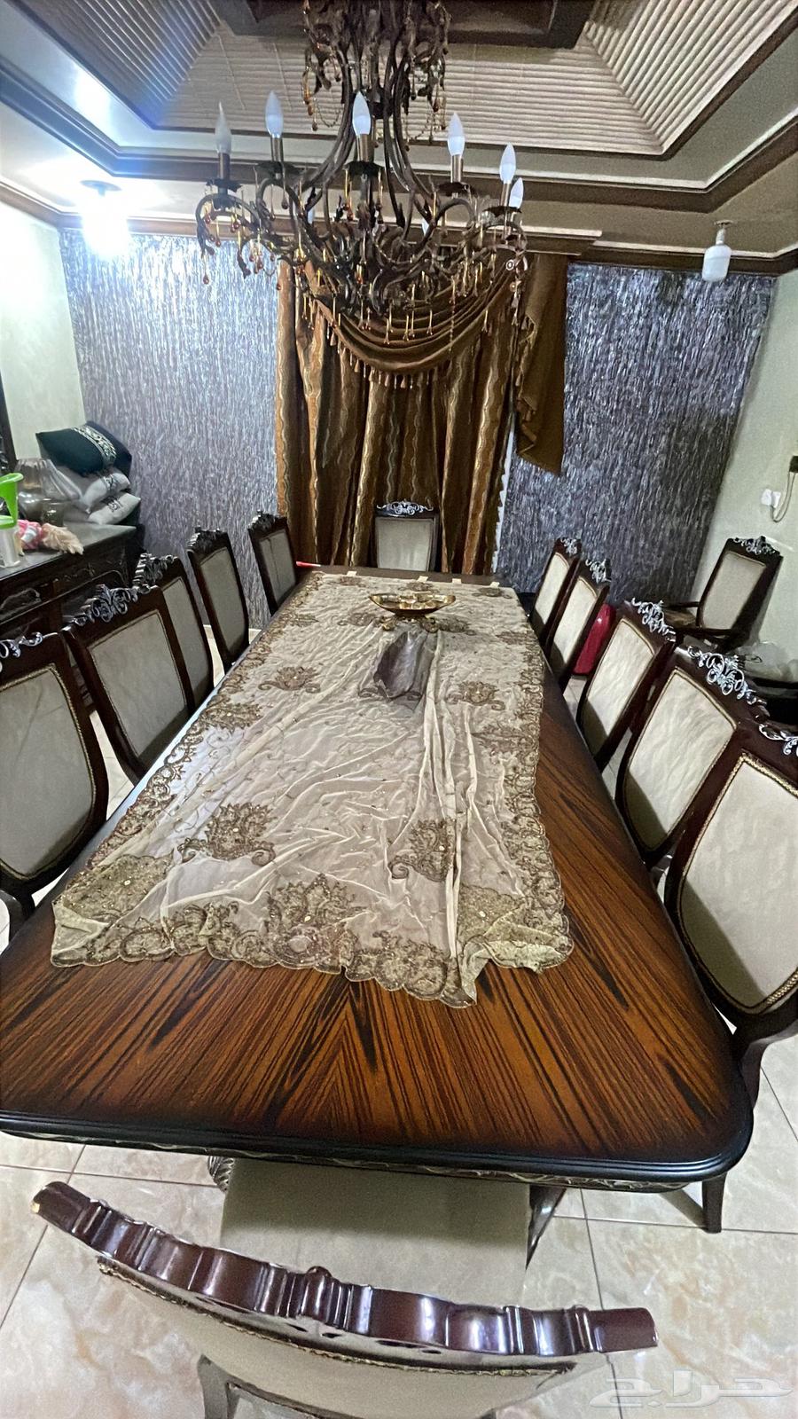 طاولة طعام ملكية للبيع في جدة64521625349250110