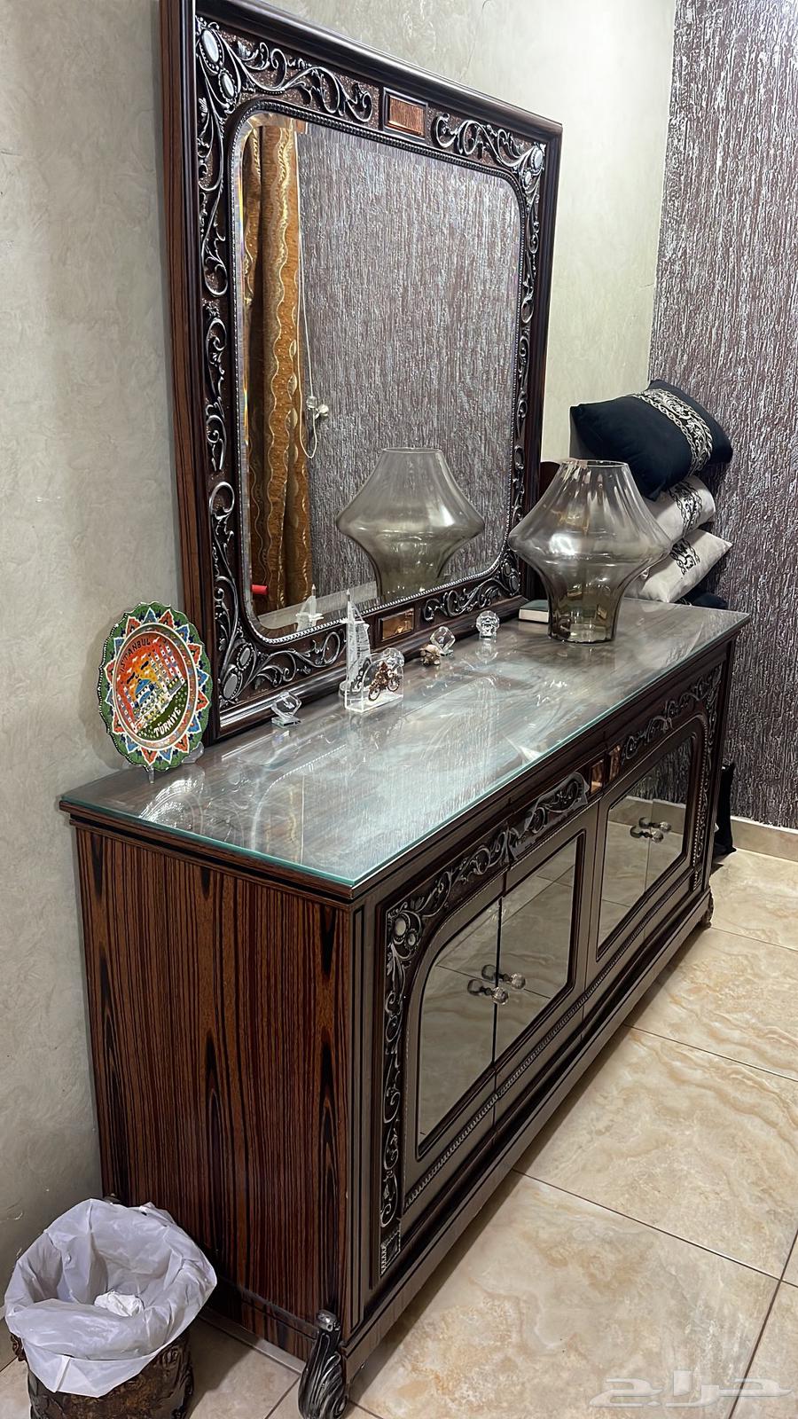 طاولة طعام ملكية للبيع في جدة64521625349250111