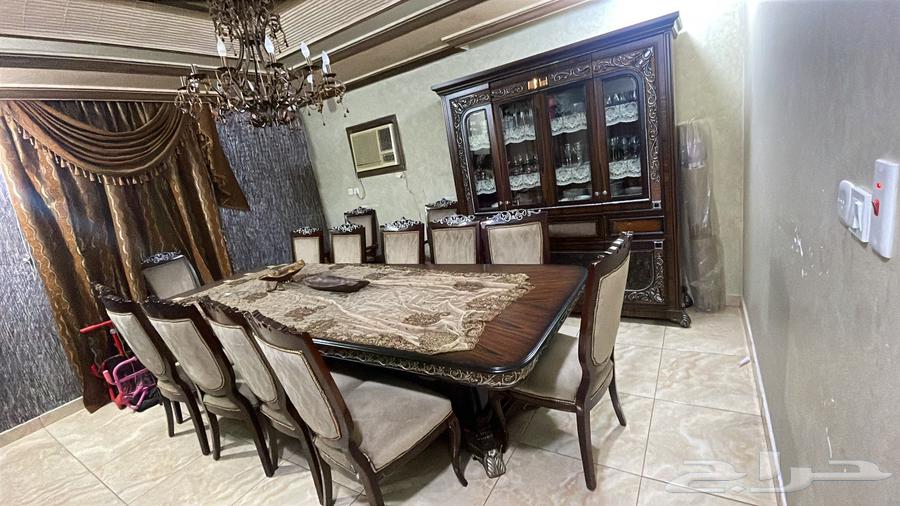 طاولة طعام ملكية للبيع في جدة64521625349250112