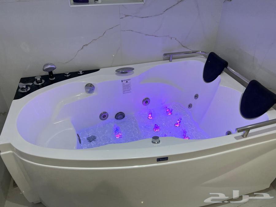 Jacuzzi64527941827330110