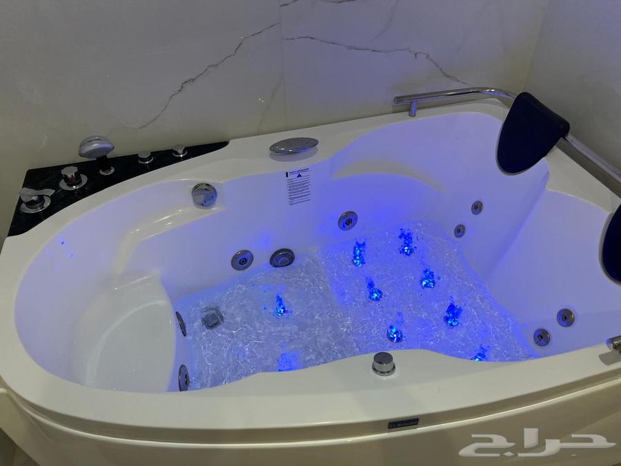 Jacuzzi64527941827330111