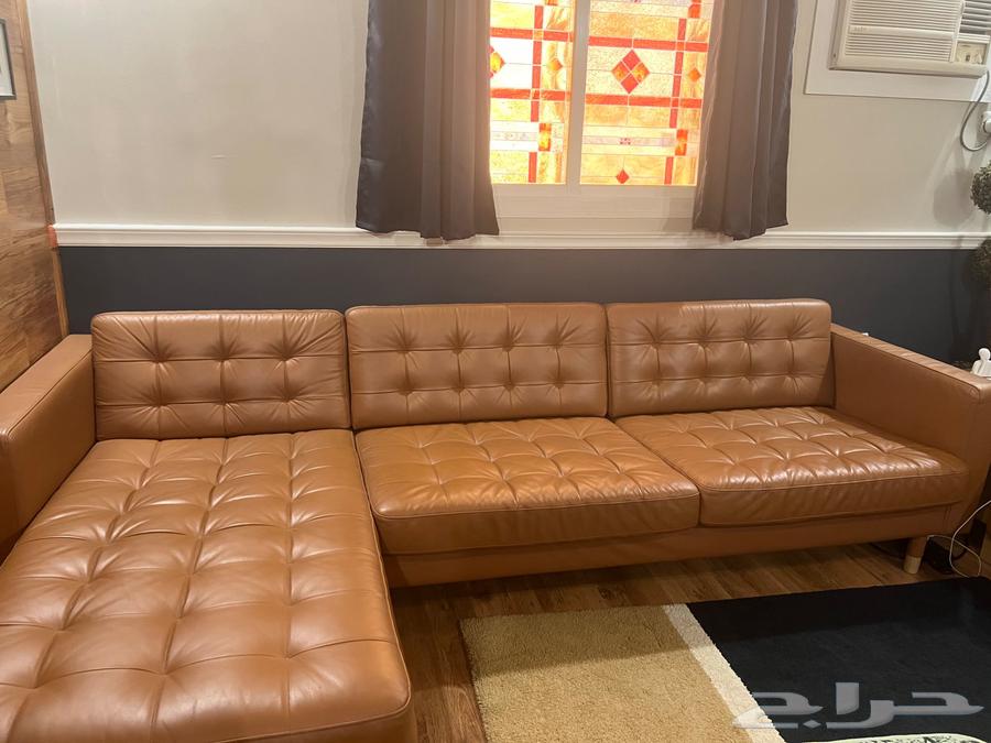 كنب ايكيا جلد وطاولة وشجر زينه للبيع عالسوم64524083800194112