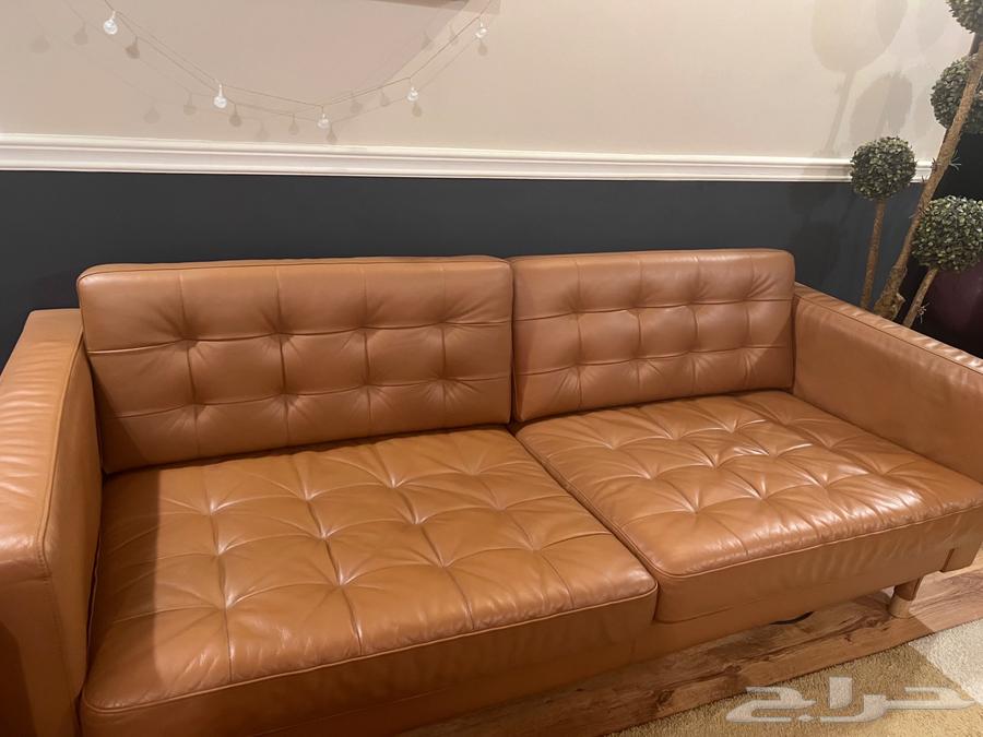 كنب ايكيا جلد وطاولة وشجر زينه للبيع عالسوم64524083800194113