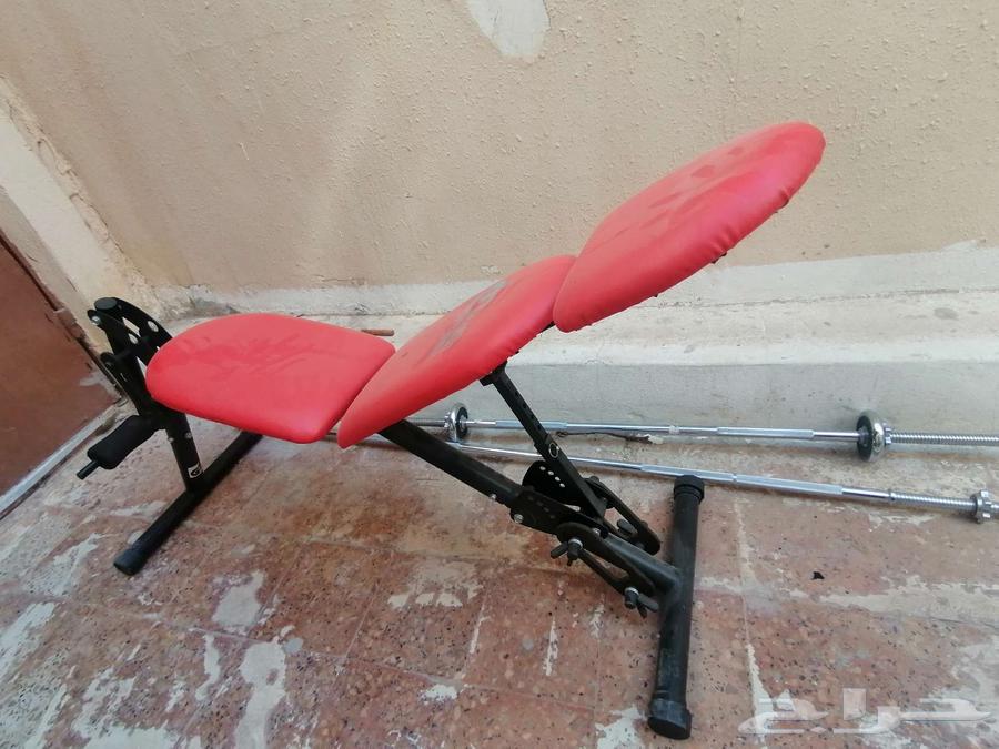 للبيع المستعجل بنش مع 2 بار كبير مع 50 كيلو تقريبا64524331158275110