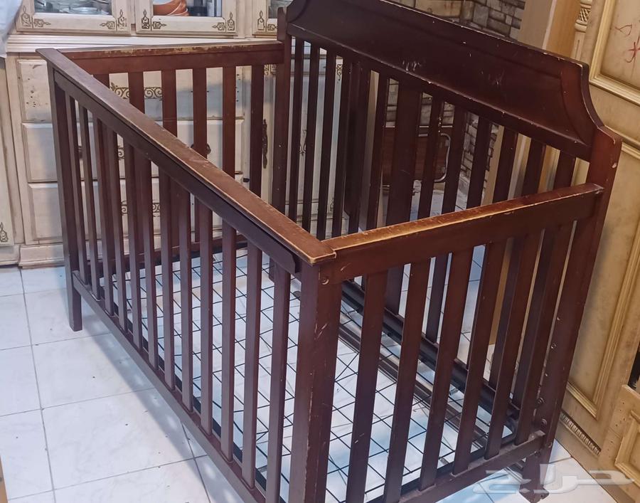 سرير خشب اطفال بحالة جيدة64525856519425112