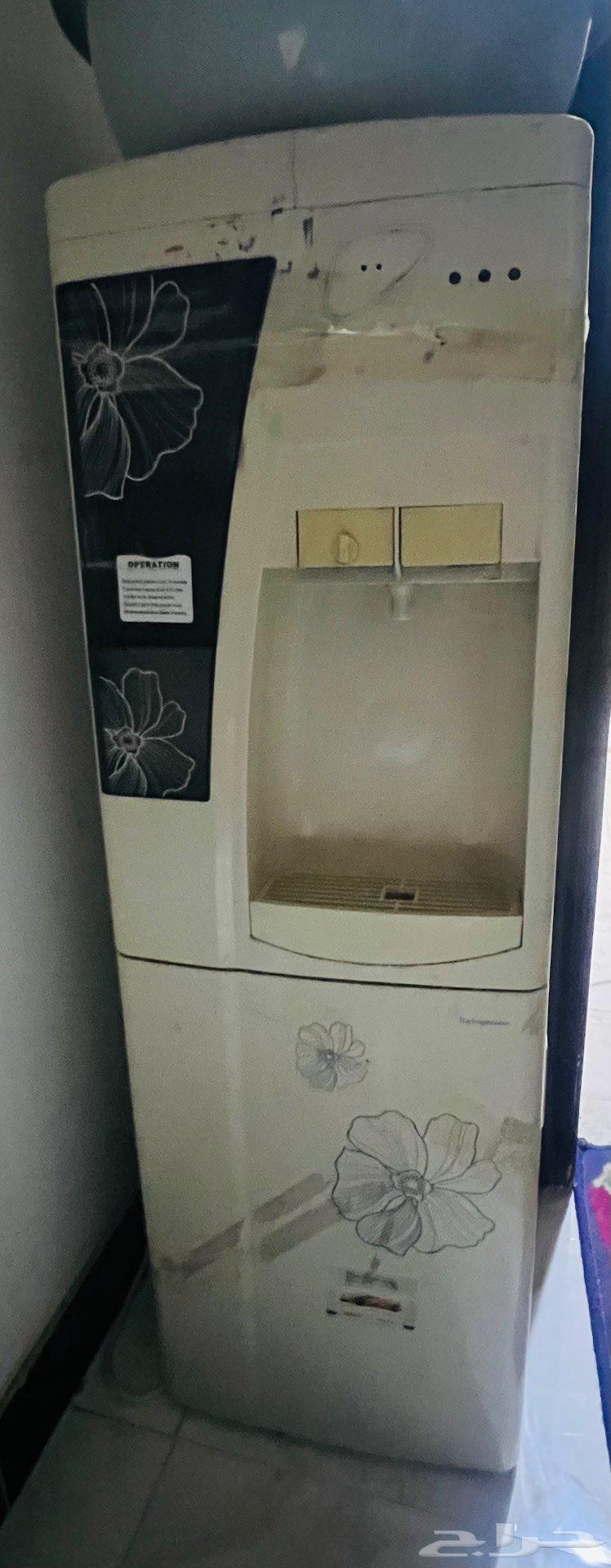 سرير أطفال خشبي نظيف لم يستخدم64533648558337110