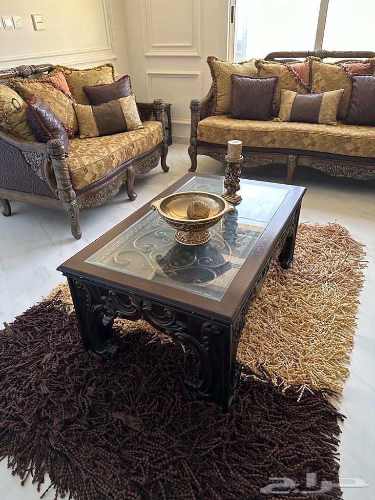 كنب بني للبيع بكامل الملحقات منها الطاولات64532240902019111