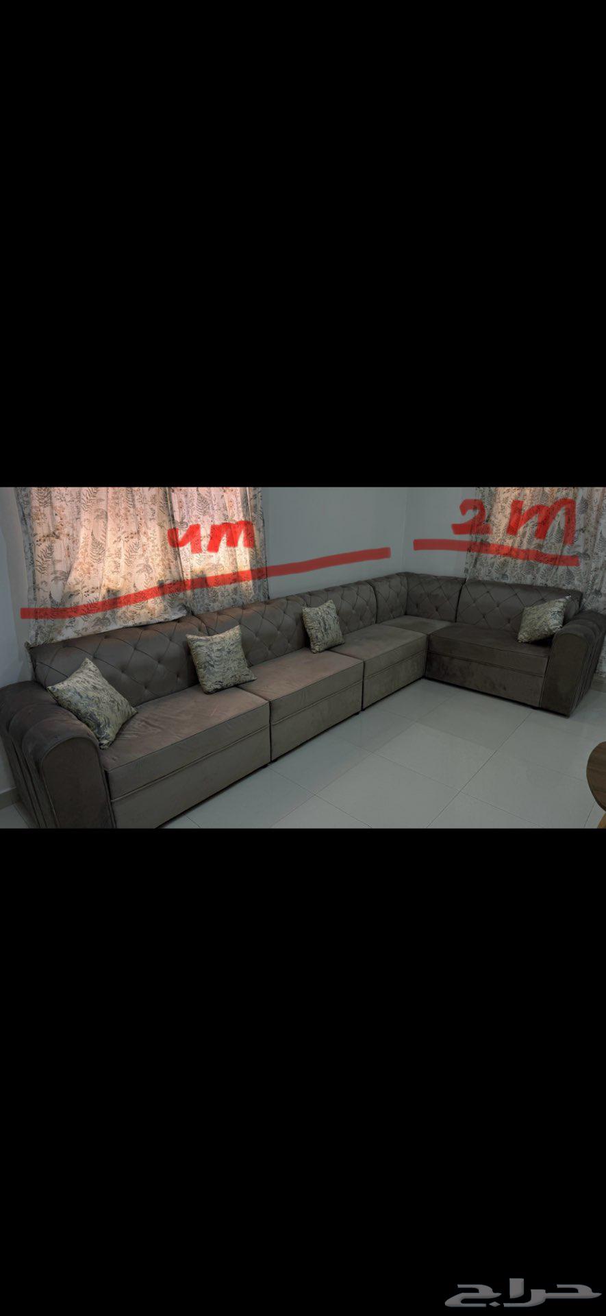 Sofa and curtains64532043003394110