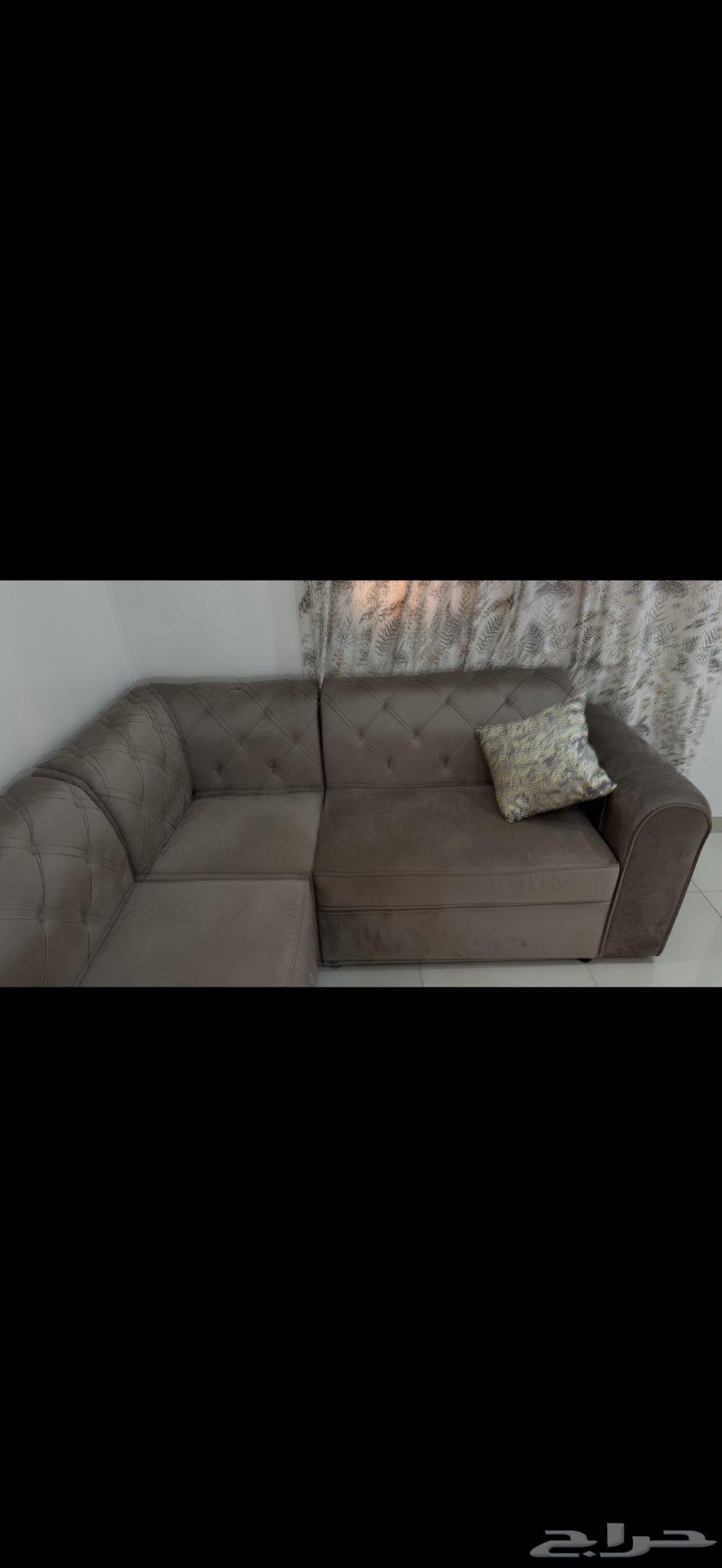 Sofa and curtains64532043003394113