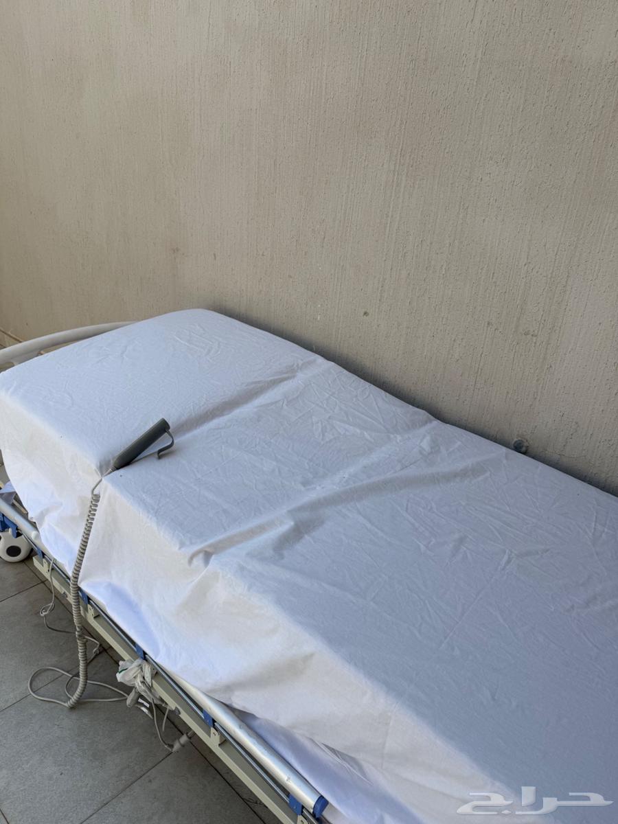 سرير كهربائي طبي جديد ونظيف64529193404675112