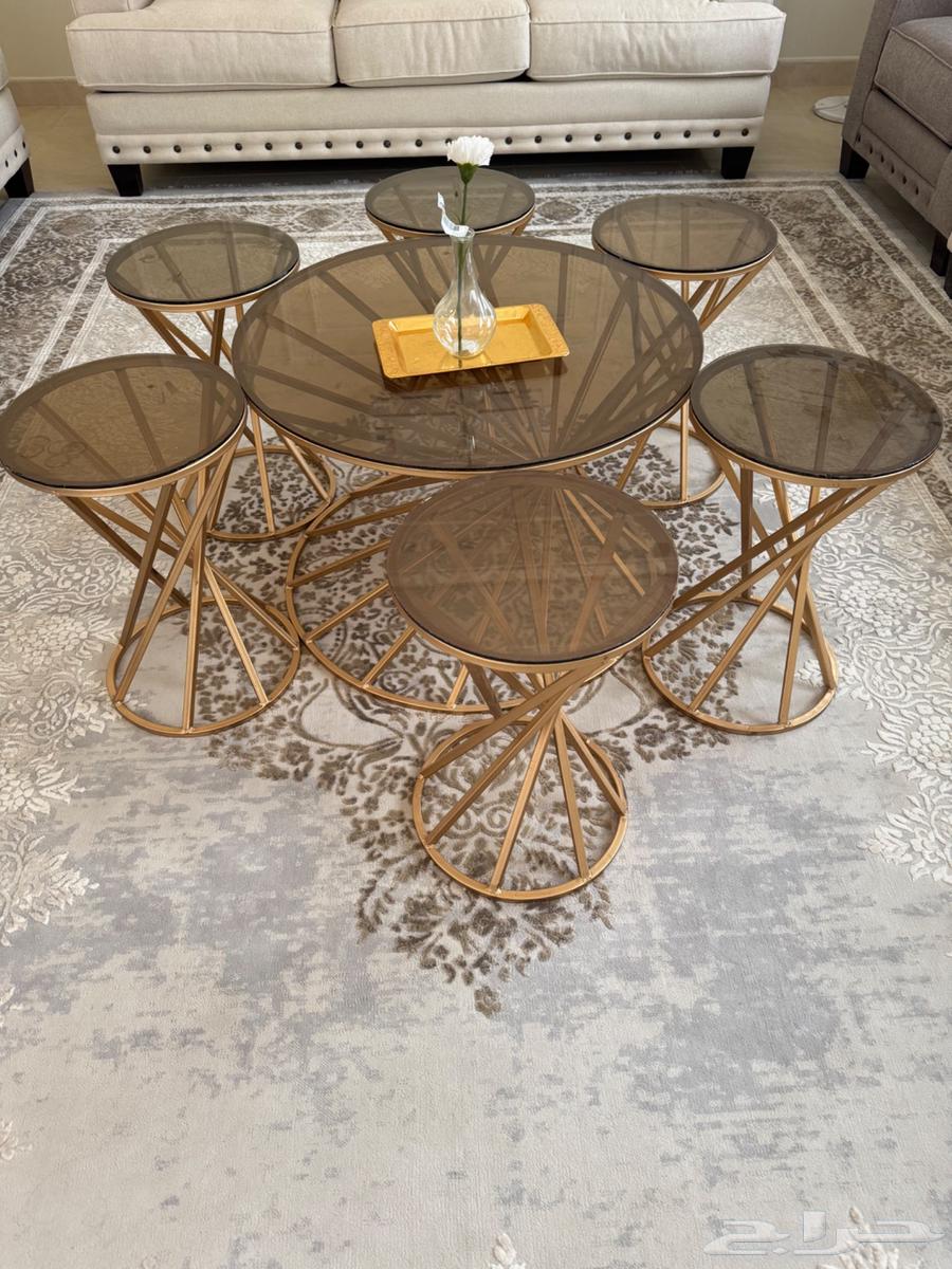 طاوله كبيره مع 6 طاولات خدمه64530233800707111