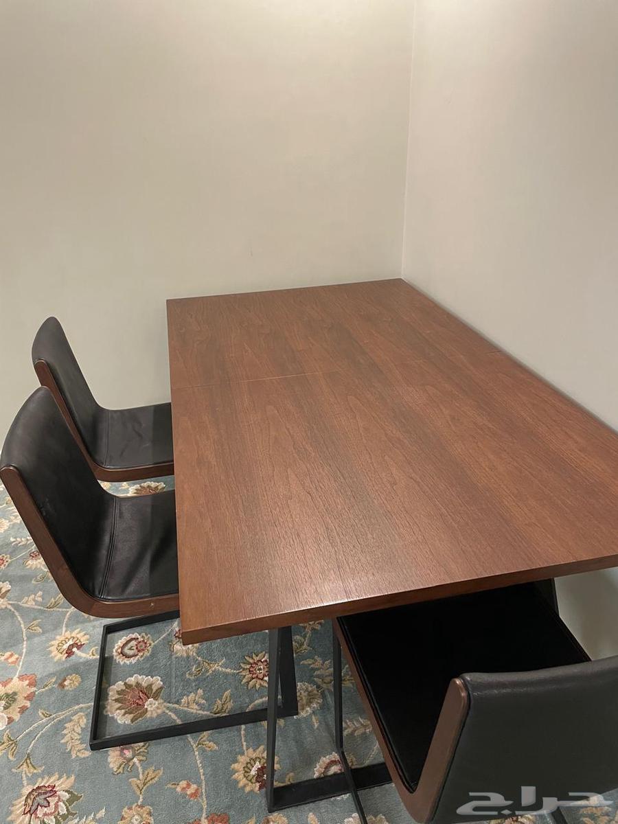 طاولة طعام شبه جديدة مكونه من 10 كراسي64532846707457113