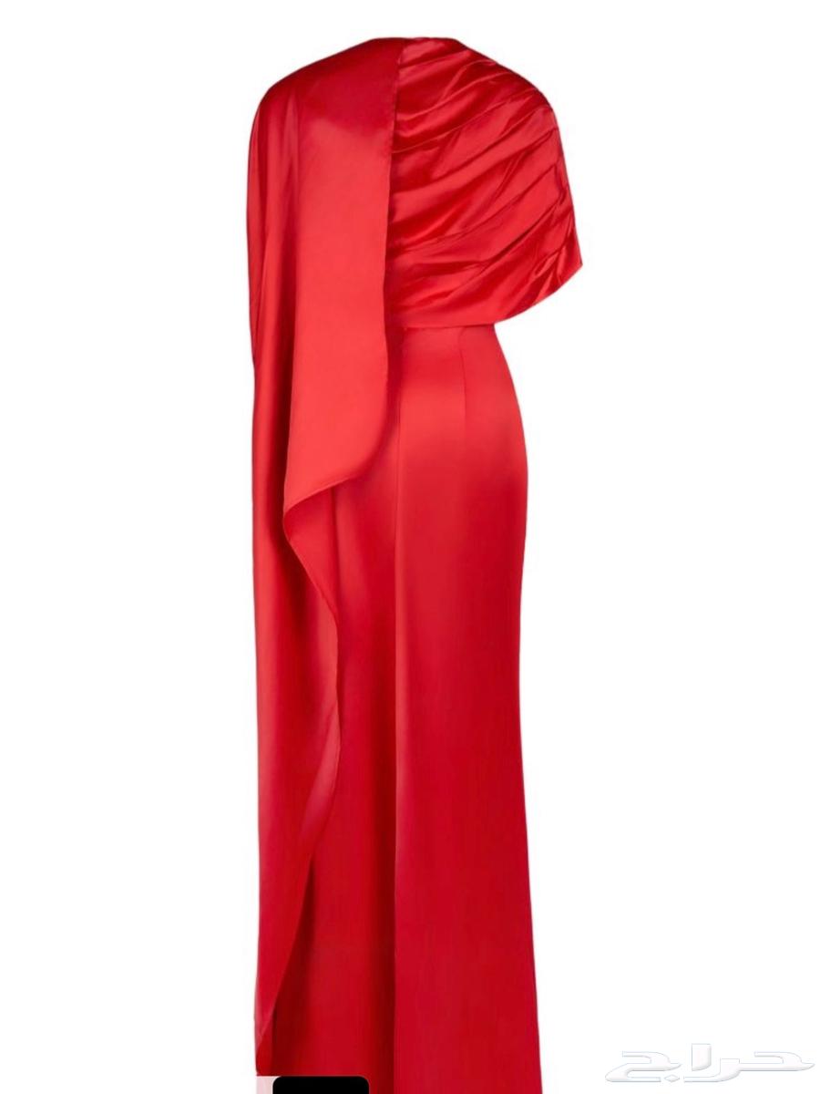 Red satin dress, never worn or used, medium size64533818068481111