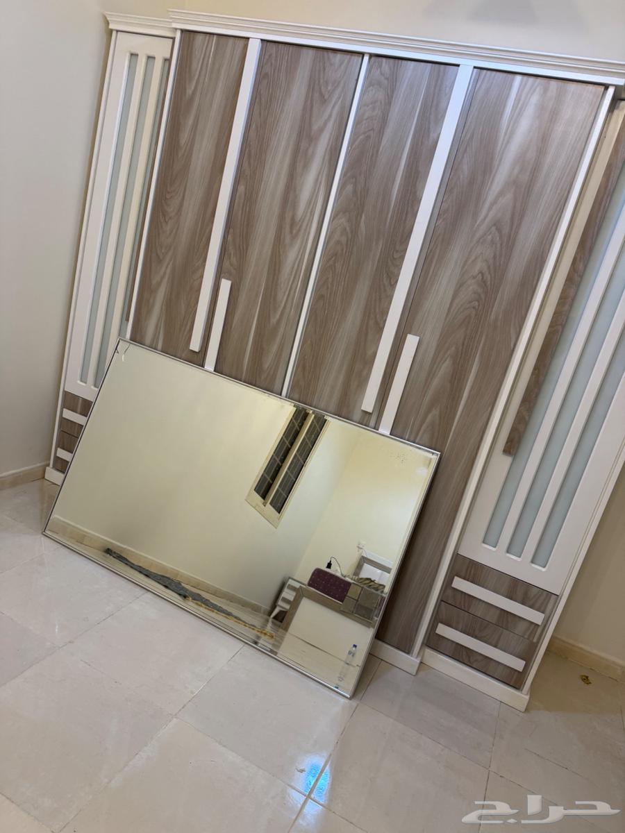 مرآة بجودة جيدة64533775892866112