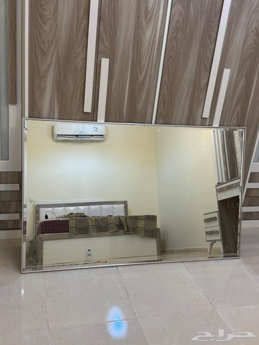مرآة بجودة جيدة64533775892866111