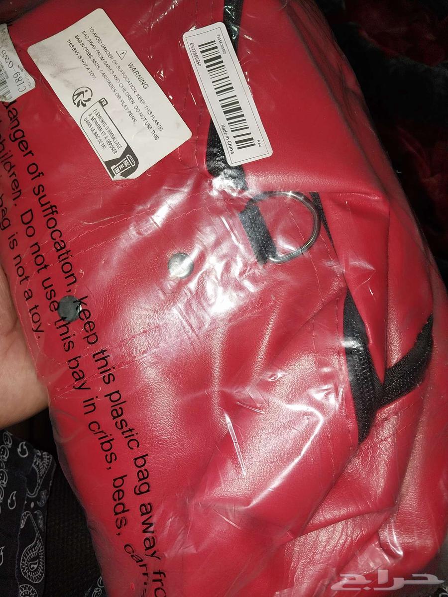 Punching bag and Gloves64535333834881112