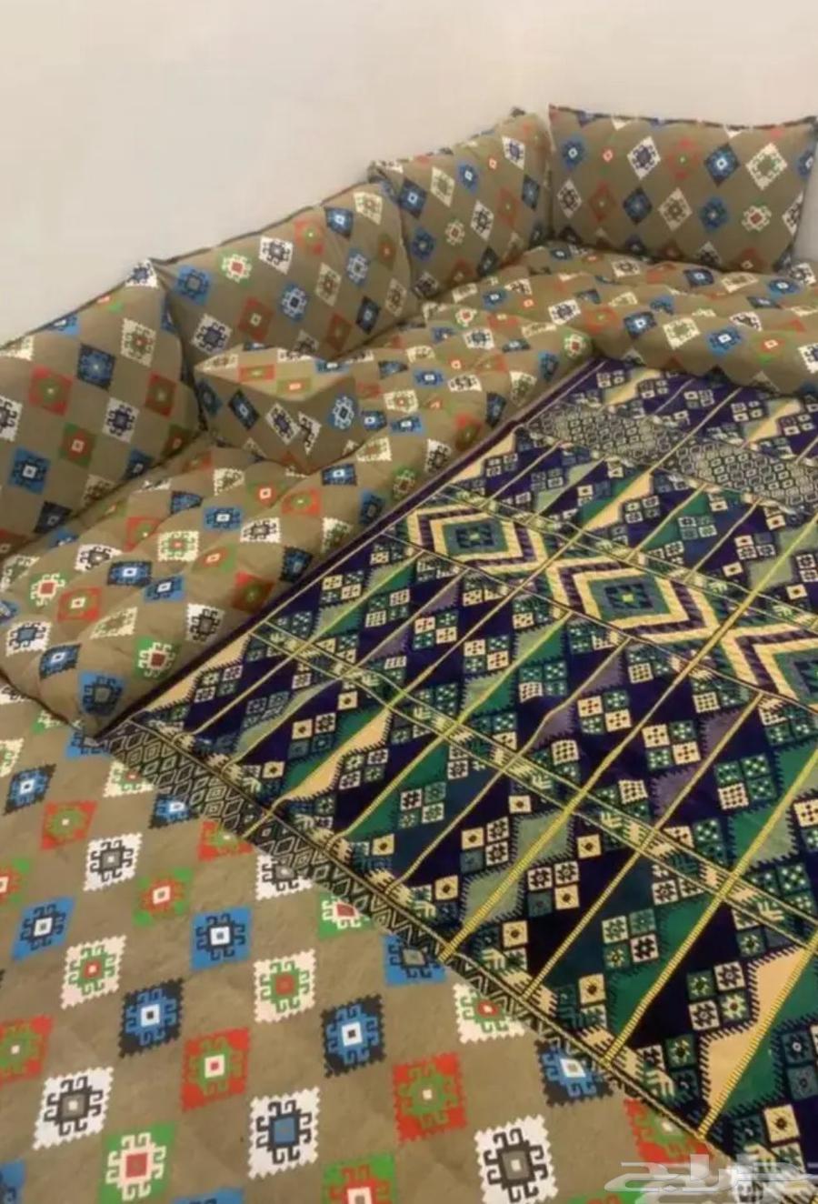 Large outdoor or indoor sessions with racks and documents64533860120833110