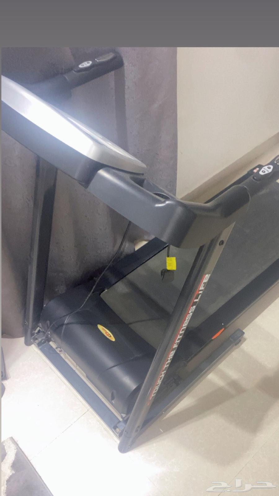 High-quality treadmill for sale, light use, 1200 SAR64529519465347110