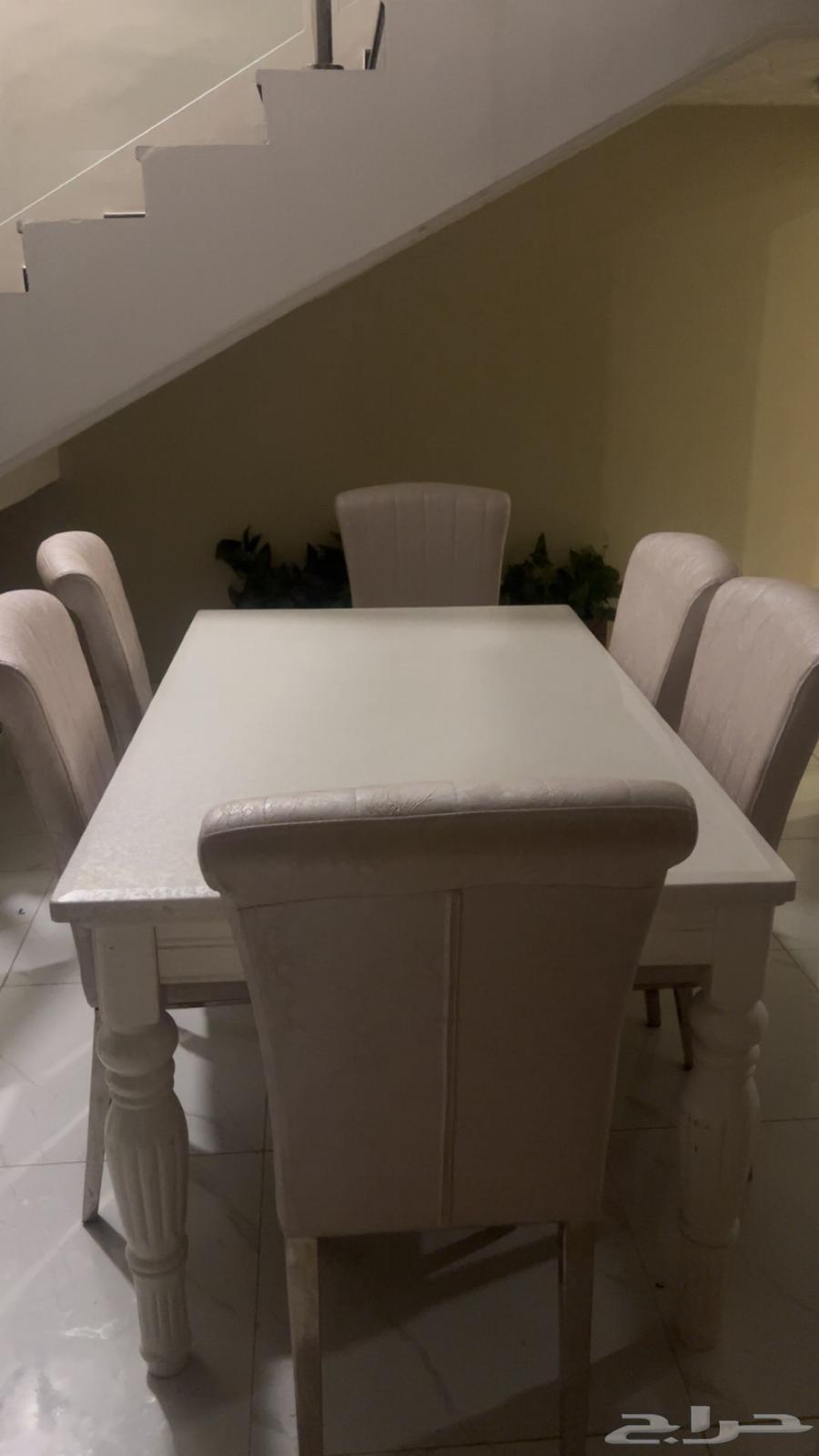 طاولة طعام للبيع64530303996290111