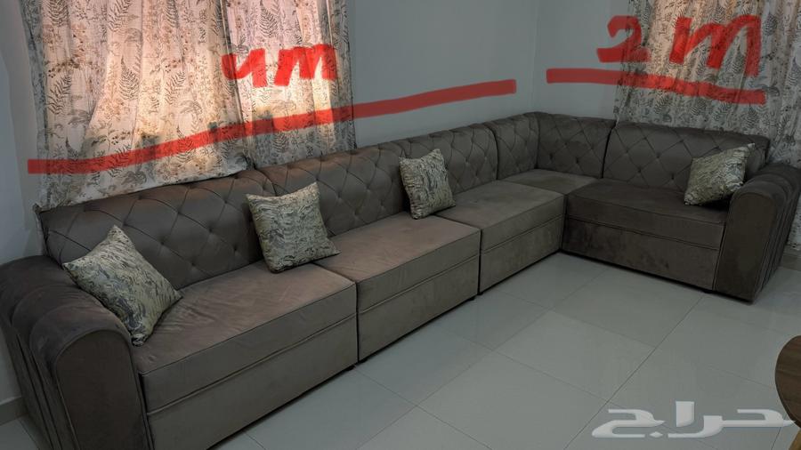 Sofa and curtains64532043003394112