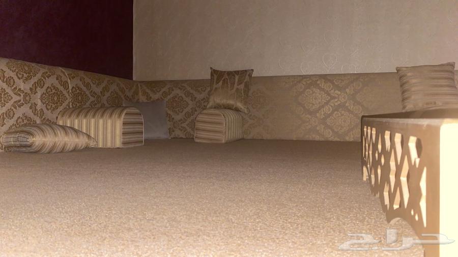 فرشه ومساند للبيع64532874996867110