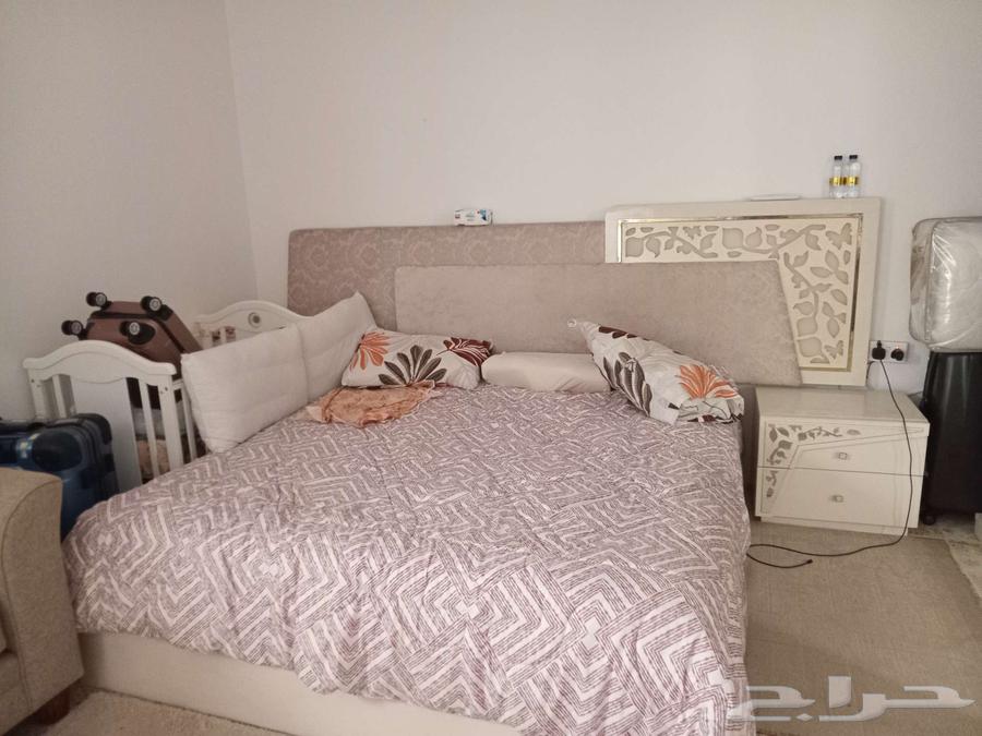 أثاث شقة كاملة كل الأجهزة لسه في الضمان للبيع64528252630657110