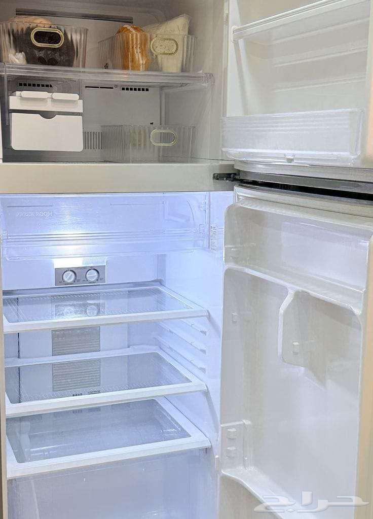 ثلاجه للبيع جديد64540224258691110