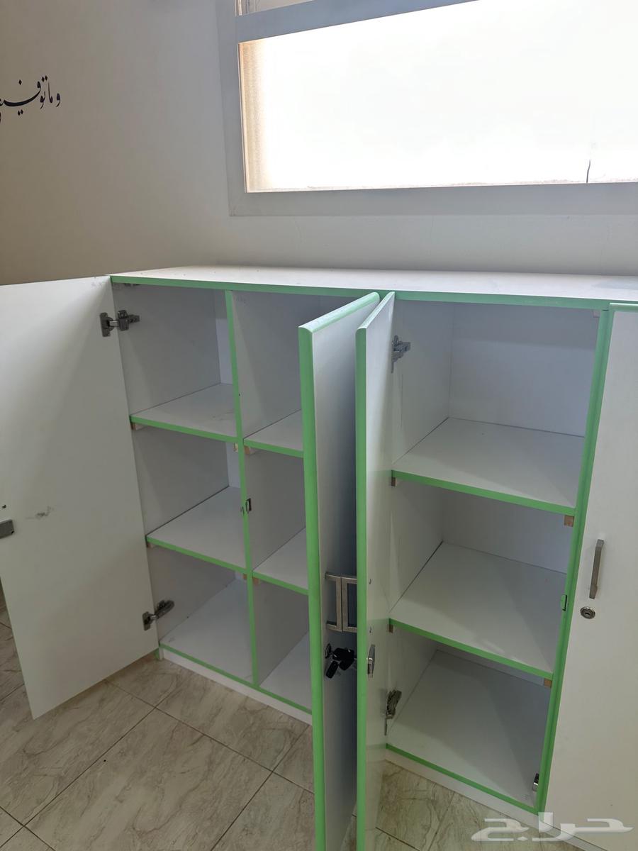 متوفر لدي مكتب و ادراج شبة جديدة64536446153859110