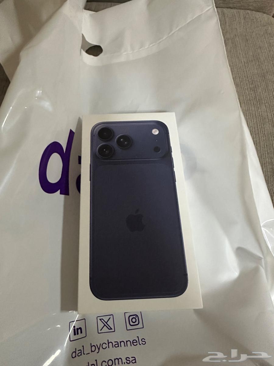 Iphone 17 pro max deep blue 256gb ايفون 17 برو ماكس ازرق64536571480707110