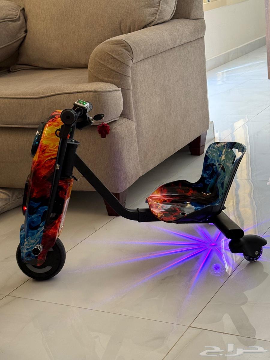لعبة سكوتر كهربائي مستعمل اسبوعين فقط.64536822901761111