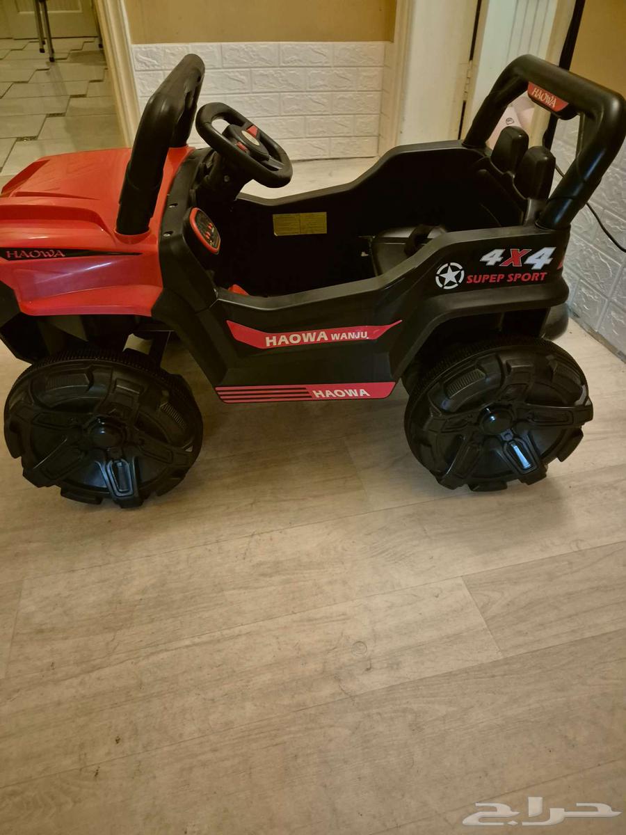 New children's car, lightly used64537352109057110