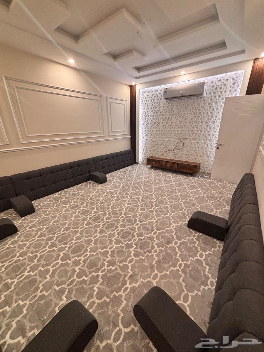 Clean floor cushions64541122502146112