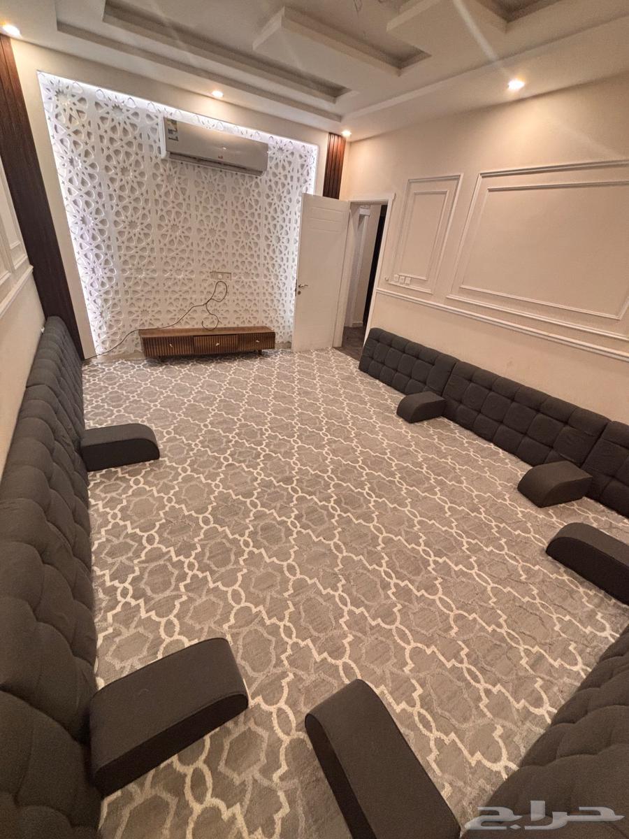 Clean floor cushions64541122502146111