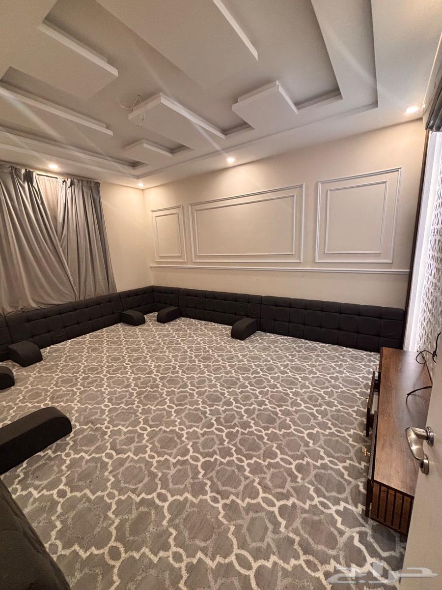 Clean floor cushions64541122502146113