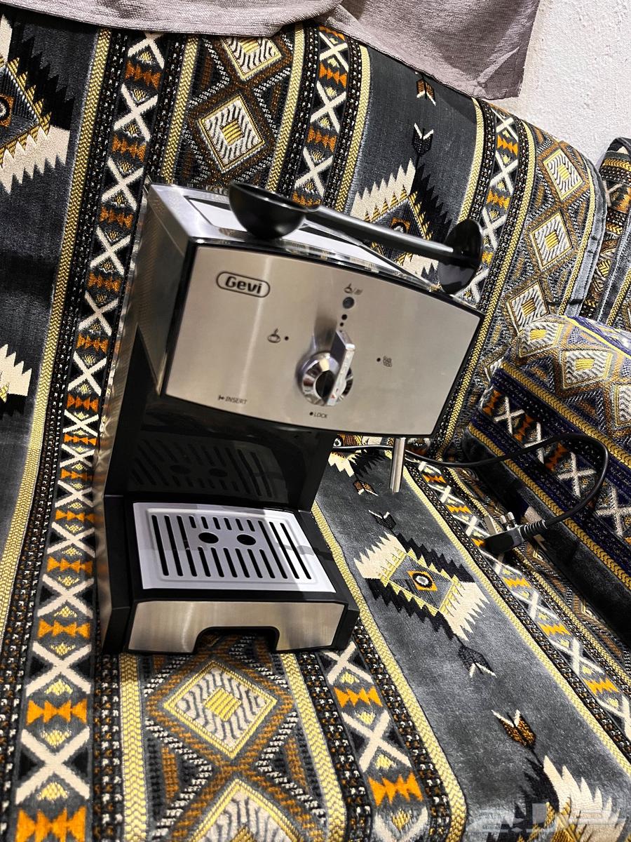 ماكينة قهوة Gevi بحالة ممتازة للبيع64541579818113112