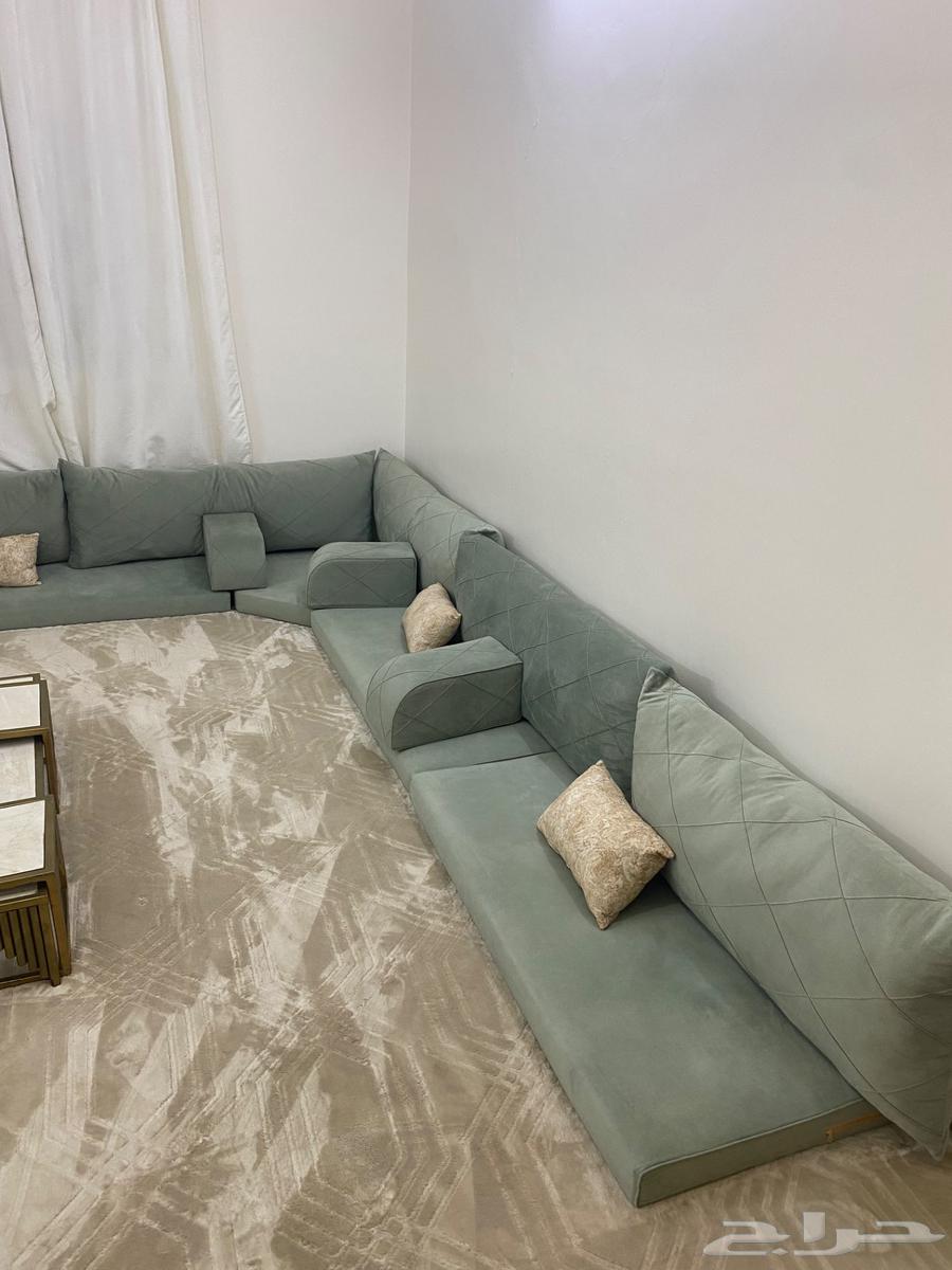 Excellent condition floor set64542246563074111