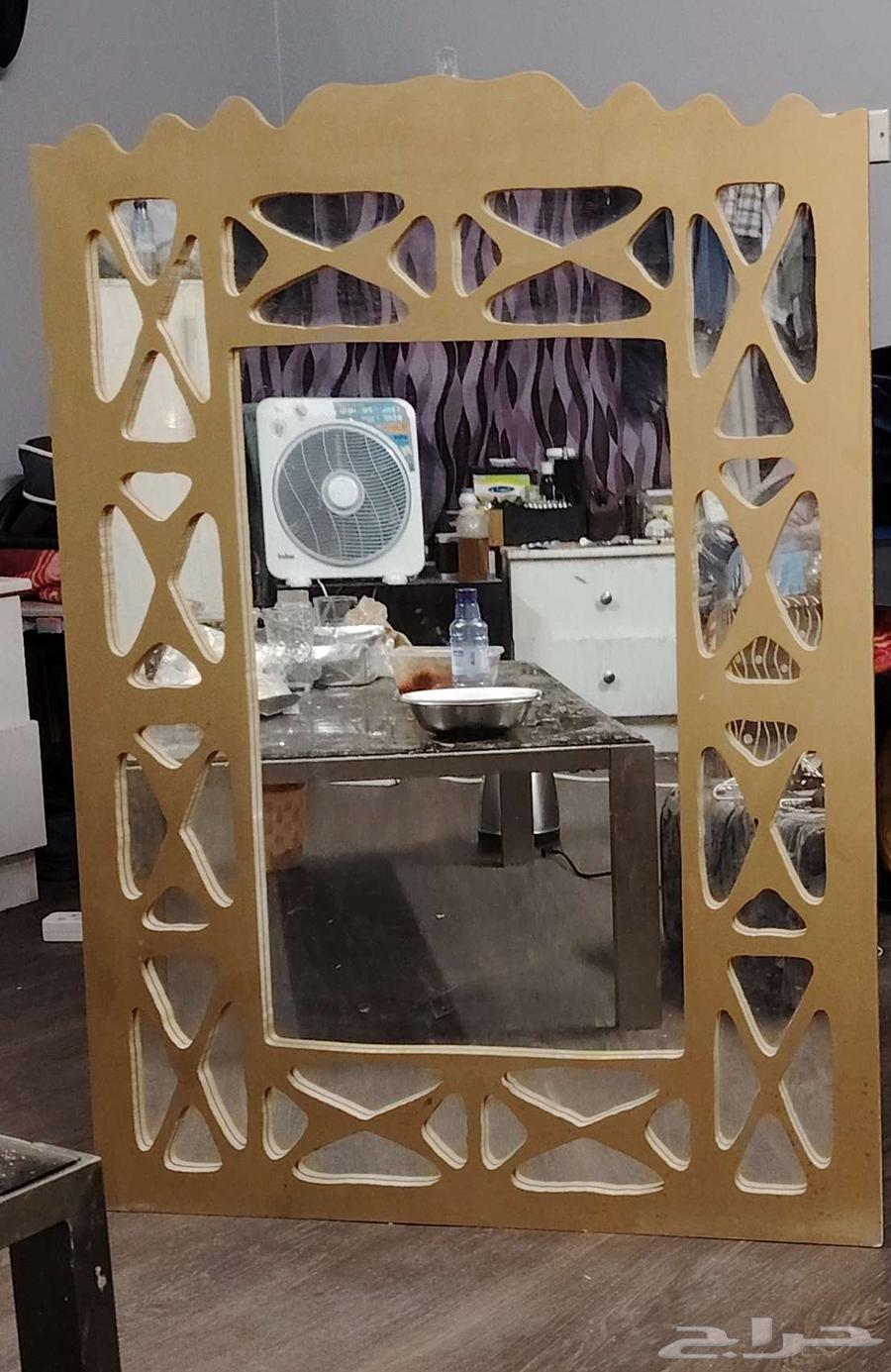 مرايا تسريحه ذهبيه خشب زان بحالتها الاصليه64542714664834110